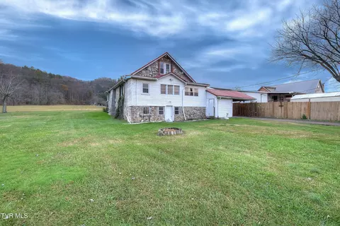 Exterior - 221 S Mohawk Drive Erwin Tn 37650, Erwin, TN 37650 photo 7 of 8