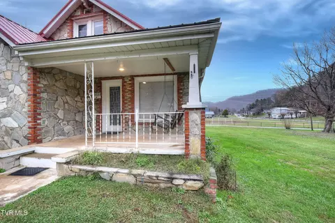 Exterior - 221 S Mohawk Drive Erwin Tn 37650, Erwin, TN 37650 photo 3 of 8