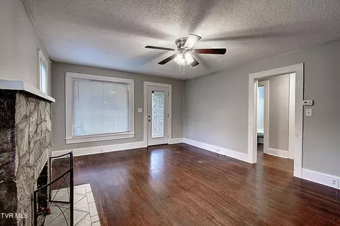 Living - 221 S Mohawk Drive Erwin Tn 37650, Erwin, TN 37650 photo 3 of 4