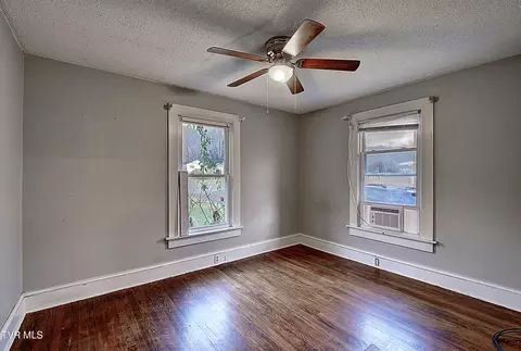 Bedroom - 221 S Mohawk Drive Erwin Tn 37650, Erwin, TN 37650 photo 1 of 7