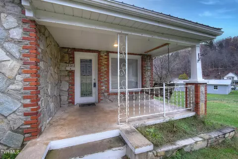 Exterior - 221 S Mohawk Drive Erwin Tn 37650, Erwin, TN 37650 photo 4 of 8
