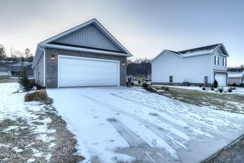 132 Ervin Loop Erwin Tn 37650, Erwin, TN 37650 photo 2