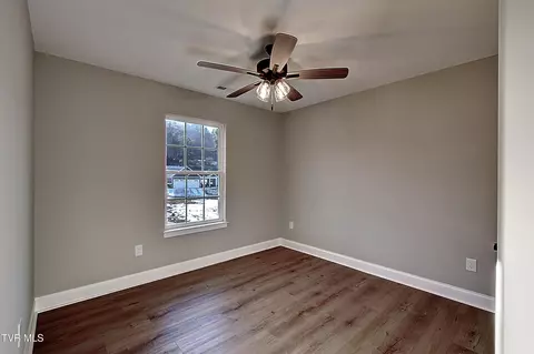 Bedroom - 134 Ervin Loop Erwin Tn 37650, Erwin, TN 37650 photo 3 of 5