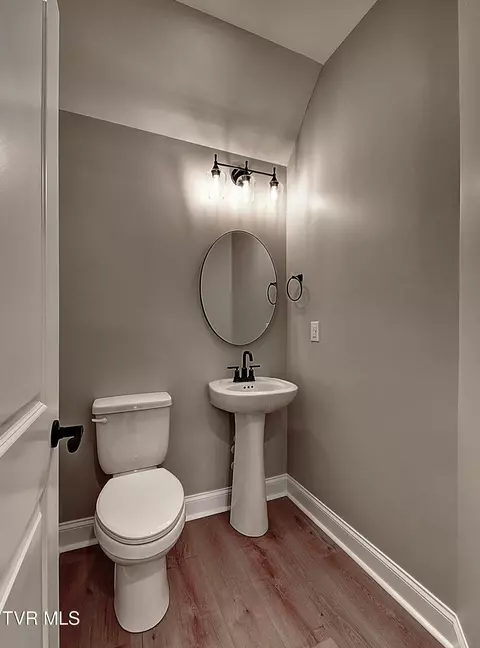 Bath - 134 Ervin Loop Erwin Tn 37650, Erwin, TN 37650 photo 1 of 5