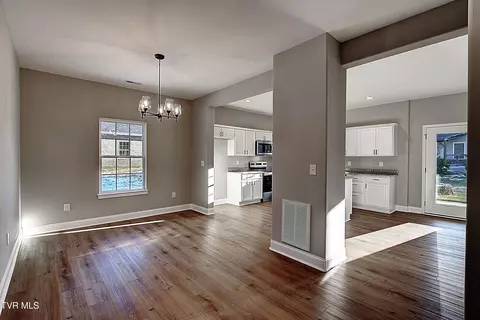 Dining - 134 Ervin Loop Erwin Tn 37650, Erwin, TN 37650 photo 1 of 3