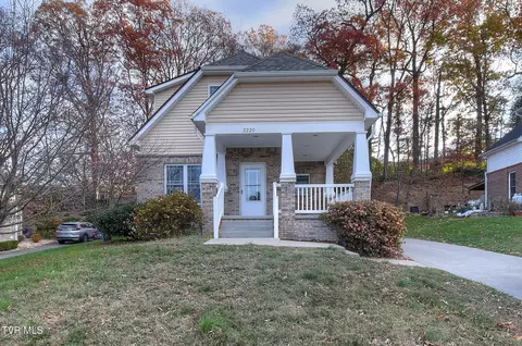 2220 Hiwassee Drive Kingsport Tn 37664, Kingsport, TN 37664