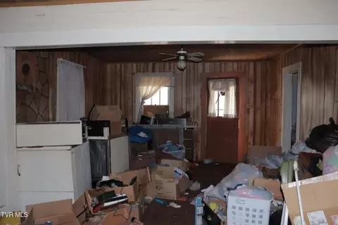 Entry Way - 354 Flat Top Road Coeburn Va 24230, Coeburn, VA 24230 photo 3 of 3