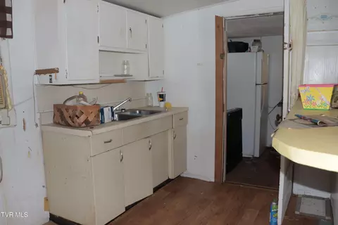 Kitchen - 354 Flat Top Road Coeburn Va 24230, Coeburn, VA 24230 photo 2 of 4