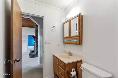 Bath - 175 Brystone Drive Gray Tn 37615, Gray, TN 37615 photo 3 of 4