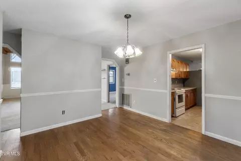 Dining - 175 Brystone Drive Gray Tn 37615, Gray, TN 37615 photo 2 of 4