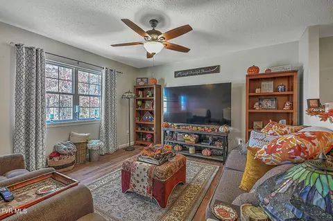 Living - 214 Roo Place Bristol Va 24201, Bristol, VA 24201 photo 1 of 4