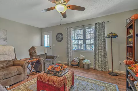 Living - 214 Roo Place Bristol Va 24201, Bristol, VA 24201 photo 4 of 4