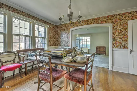 Dining - 620 Lawrence Avenue Bristol Va 24201, Bristol, VA 24201 photo 1 of 3