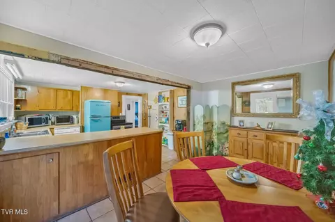 Dining - 146 Luttrell Street Erwin Tn 37650, Erwin, TN 37650 photo 3 of 3
