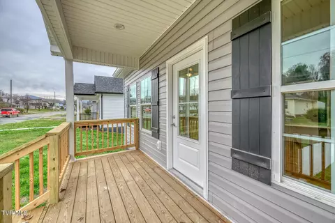 725 Maple Avenue Erwin Tn 37650, Erwin, TN 37650 photo 2