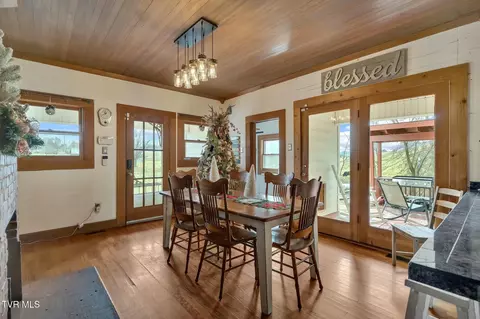 Dining - 199 Hugh Cox Road Gray Tn 37615, Gray, TN 37615 photo 2 of 4