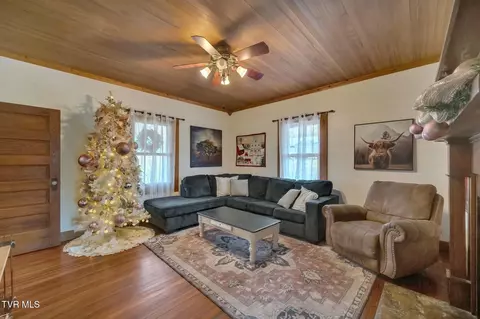 Living - 199 Hugh Cox Road Gray Tn 37615, Gray, TN 37615 photo 3 of 3