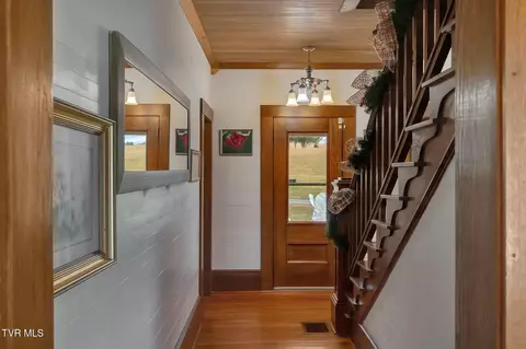 Entry Way - 199 Hugh Cox Road Gray Tn 37615, Gray, TN 37615 photo 3 of 6