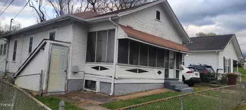 204 Hillcrest Drive Johnson City Tn 37604, Johnson City, TN 37604