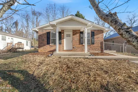930 Pine Grove Avenue Johnson City Tn 37601, Johnson City, TN 37601