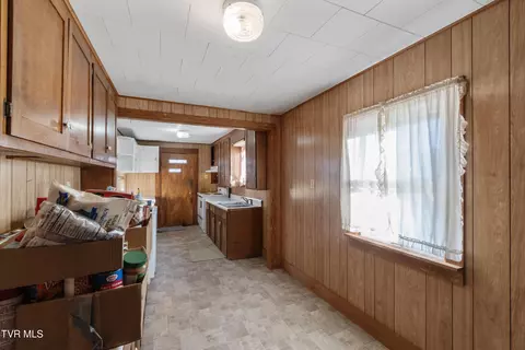 Entry Way - 135 Scalf Road Chuckey Tn 37641, Chuckey, TN 37641 photo 1 of 1