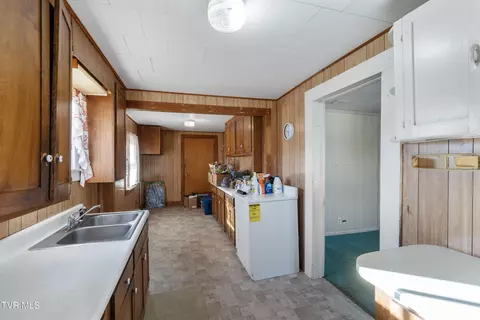 Kitchen - 135 Scalf Road Chuckey Tn 37641, Chuckey, TN 37641 photo 3 of 4