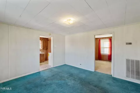 Living - 135 Scalf Road Chuckey Tn 37641, Chuckey, TN 37641 photo 5 of 7