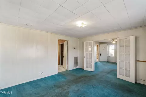 Living - 135 Scalf Road Chuckey Tn 37641, Chuckey, TN 37641 photo 4 of 7