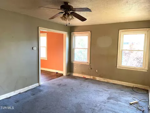 Living - 371 Douglas Street Bristol Va 24201, Bristol, VA 24201 photo 1 of 1