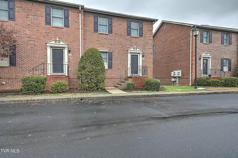42 Oak Leaf Circle 42 Johnson City Tn 37601, Johnson City, TN 37601