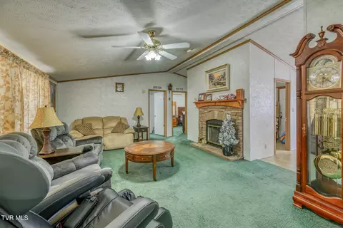 Living - 215 Mountain View Drive Hampton Tn 37658, Hampton, TN 37658 photo 1 of 3