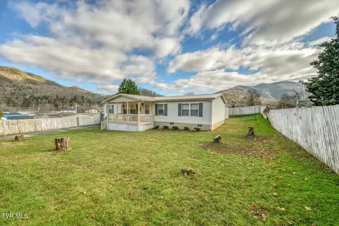 Exterior - 215 Mountain View Drive Hampton Tn 37658, Hampton, TN 37658 photo 5 of 8