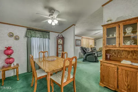Dining - 215 Mountain View Drive Hampton Tn 37658, Hampton, TN 37658 photo 3 of 5