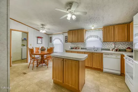 Kitchen - 215 Mountain View Drive Hampton Tn 37658, Hampton, TN 37658 photo 1 of 2