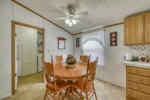 Dining - 215 Mountain View Drive Hampton Tn 37658, Hampton, TN 37658 photo 5 of 5