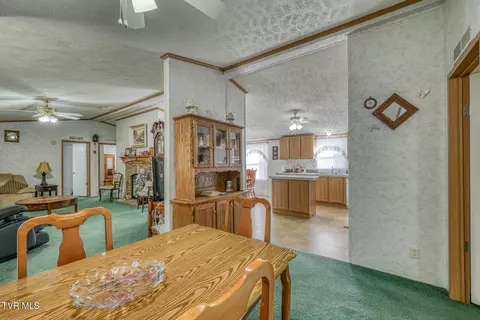 Dining - 215 Mountain View Drive Hampton Tn 37658, Hampton, TN 37658 photo 2 of 5