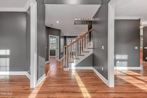Entry Way - 136 Queensgate Bristol Tn 37620, Bristol, TN 37620 photo 1 of 2