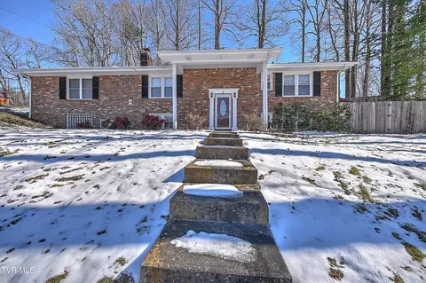 2 Sourwood Court Johnson City Tn 37604, Johnson City, TN 37604