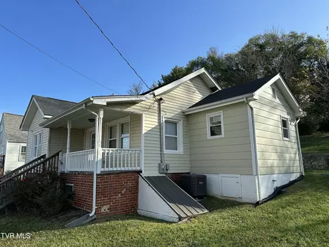 2122 Hawthorne Street Kingsport Tn 37664, Kingsport, TN 37664