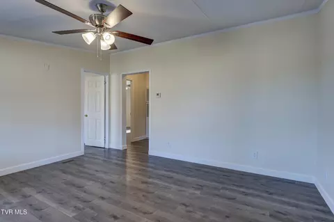 Living - 664 Vinton Avenue Erwin Tn 37650, Erwin, TN 37650 photo 2 of 4