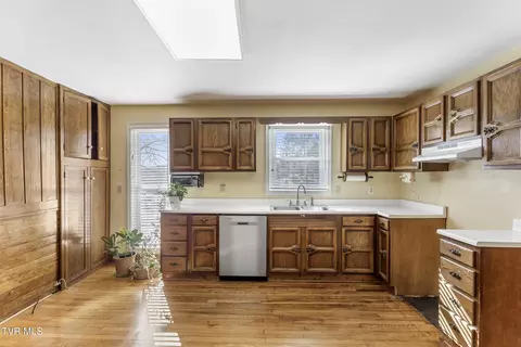 Kitchen - 507 Birchfield Road Wise Va 24293, Wise, VA 24293 photo 3 of 4