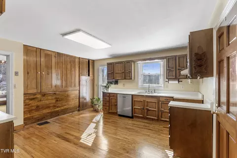 Kitchen - 507 Birchfield Road Wise Va 24293, Wise, VA 24293 photo 2 of 4