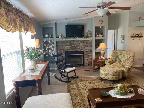Living - 9267 Lesterfield Lane Glade Spring Va 24340, Glade Spring, VA 24340 photo 2 of 2