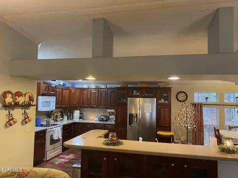 Kitchen - 9267 Lesterfield Lane Glade Spring Va 24340, Glade Spring, VA 24340 photo 1 of 3