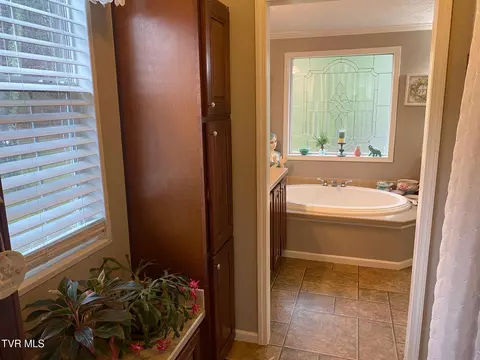 Bath - 9267 Lesterfield Lane Glade Spring Va 24340, Glade Spring, VA 24340 photo 1 of 4