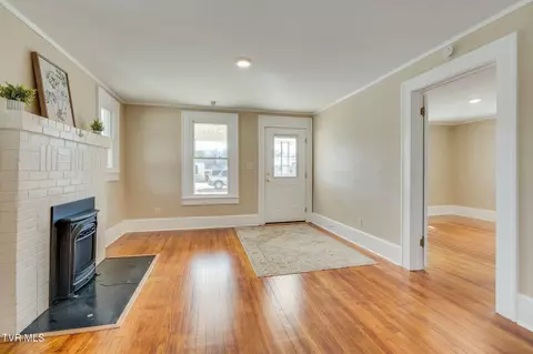 Living - 1117 S Buffalo Street Erwin Tn 37650, Erwin, TN 37650 photo 2 of 3