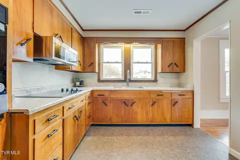 Kitchen - 1117 S Buffalo Street Erwin Tn 37650, Erwin, TN 37650 photo 2 of 4
