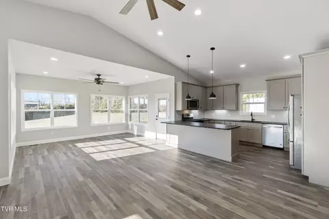 Living - 53 Clear Mountain Trail Greeneville Tn 37745, Greeneville, TN 37745 photo 8 of 13