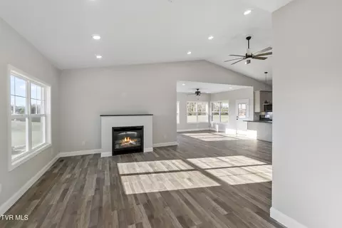 Living - 53 Clear Mountain Trail Greeneville Tn 37745, Greeneville, TN 37745 photo 4 of 13