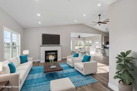 Living - 53 Clear Mountain Trail Greeneville Tn 37745, Greeneville, TN 37745 photo 5 of 13